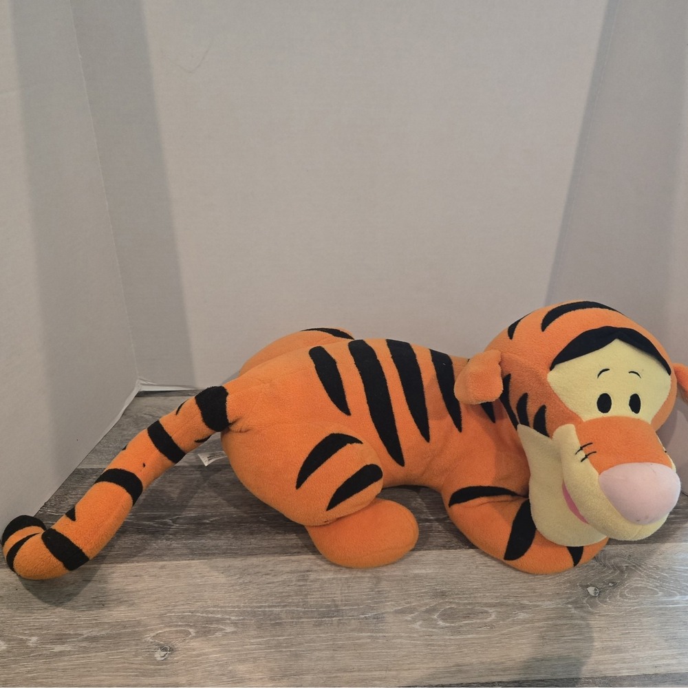 WINNIE THE POOH 2001 Lounging Tigger‎ LARGE PLUSH Disney VINTAGE Fisher-Price